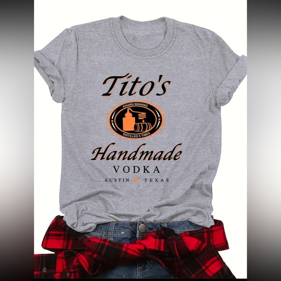 🆕 Tito’s Vodka Letter Print Crew Neck T-shirt - Grey - LAST ONE! - Picture 6 of 8